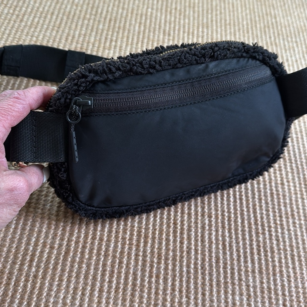 Lululemon Black Fleece Sherpa Belt Bag- Gold Hardware - Picture 3 of 7